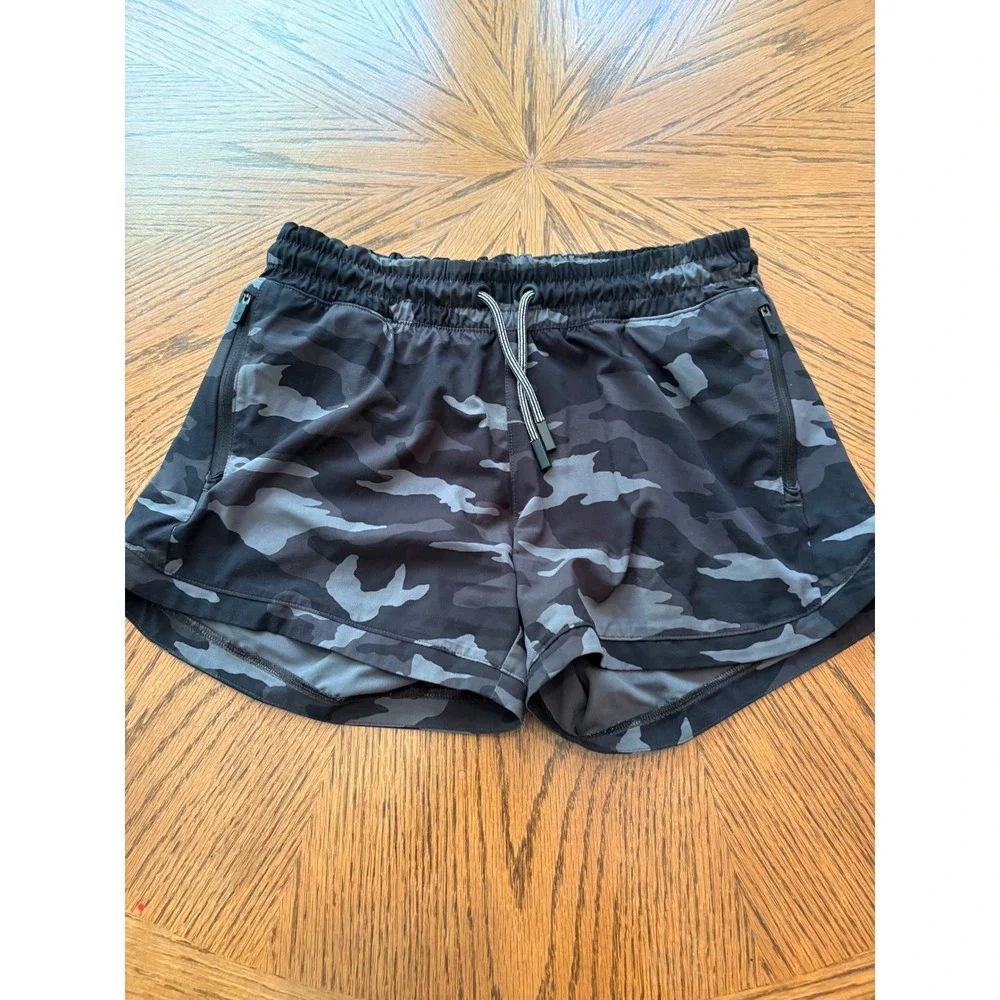 Athleta Girl Camo Athletic Shorts Grey Black Camouflage XL 14 Zipper Pockets